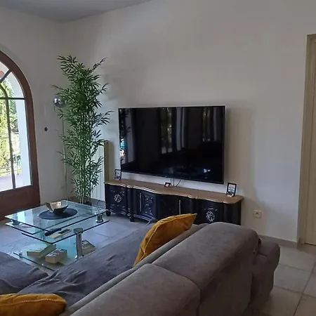 Vakantiehuis Sejour Detente Dans Avec Piscine Privee, Nature, Golf Et A Proximite Saint-Raphaël