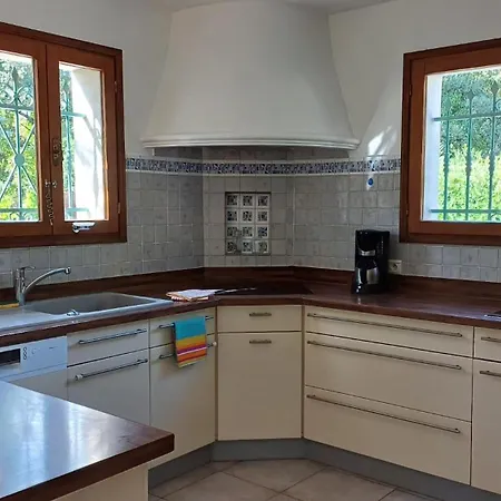 Sejour Detente Dans Avec Piscine Privee, Nature, Golf Et A Proximite بيت للعطل Saint-Raphaël